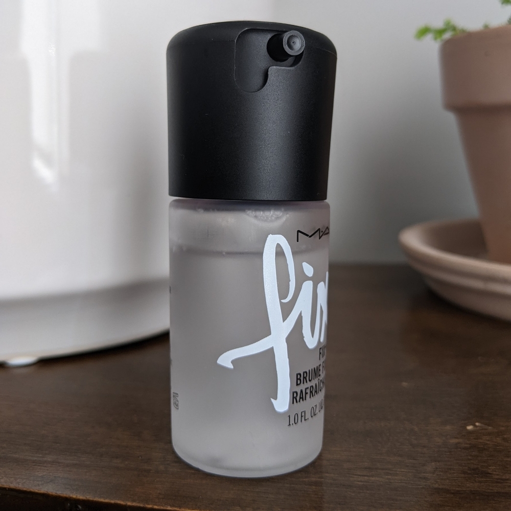 Mac Fix Plus Skin Refresher Finishing Mist 30ml - Picture 2 of 3